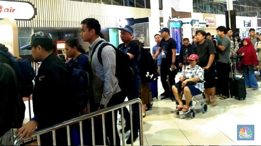 Kementerian Perhubungan (Kemenhub) memprediksi puncak arus mudik Natal dan tahun baru (Nataru) 2018-2019 jatuh pada hari ini (22/12/2018).