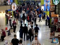 Keramaian Pemudik Nataru di Sejumlah Transportasi Umum