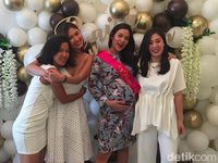 Bahagianya Raisa saat Dapat Kejutan Baby Shower Bahagianya Raisa saat Dapat Kejutan Baby Shower