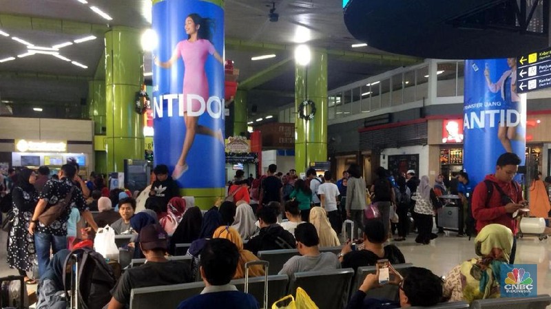Kementerian Perhubungan (Kemenhub) memprediksi puncak arus mudik Natal dan tahun baru (Nataru) 2018-2019 jatuh pada hari ini (22/12/2018).