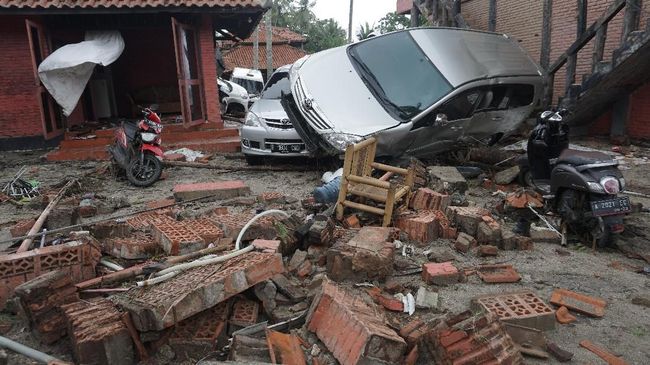 Panglima TNI Nyatakan Tsunami Tak Rusak Jalan di Anyer