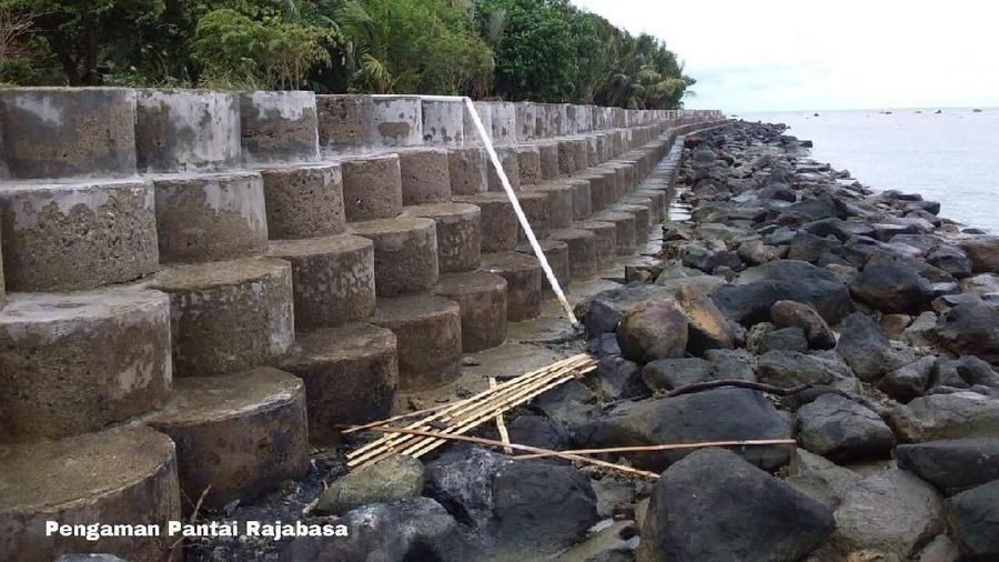 Tsunami yang terjadi pada Sabtu 22 Desmber pukul 21.15 WIB mengakibatkan rusaknya sejumlah wilayah pesisir Lampung.