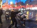 VIDEO: Demonstran Rompi Kuning Prancis Nekat Serang Polisi