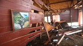 Suasana kerusakan sebuah resort akibat hantaman Tsunami di kawasan Carita, Banten, Jawa Barat, Senin (24/12). (ANTARA FOTO/Akbar Nugroho Gumay)
