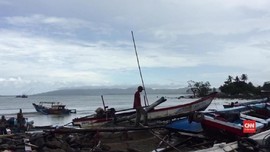 VIDEO: Warga Kecamatan Sumur Kekurangan Logistik Pascatsunami