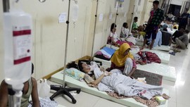 Kisah Para 'Pencuci Paru-paru' Korban Tsunami Banten