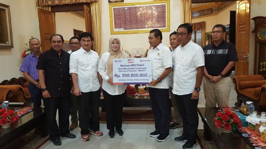Bank terbesar di Indonesia ini langsung menyalurkan bantuan CSR BRI Peduli kepada para korban bencana.