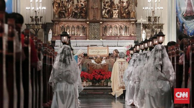 Gereja Katedral Selipkan Tema Bencana dalam Drama Misa Natal