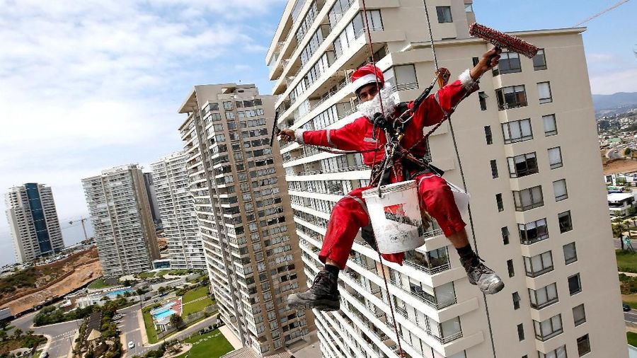 Beragam acara menyambut Natal digelar di seluruh dunia.