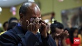Ibadah yang dimulai sekitar pukul 16.00 WIB ini berlangsung haru di tengah duka akibat tsunami Selat Sunda pada Sabtu malam lalu. (CNN Indonesia/Hesti Rika)