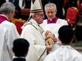 Misa Natal, Paus Fransiskus Ajak Umat Hidup Lebih Sederhana