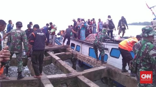 Ratusan Warga Dua Pulau Dekat Anak Krakatau Dievakuasi