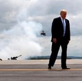 Trump Ngotot Bikin Tembok, PNS AS Cari Kerja Sampingan