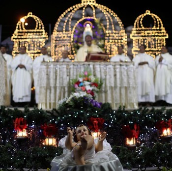 Dari Vatikan Sampai Irak, Khidmat Natal di Penjuru Dunia
