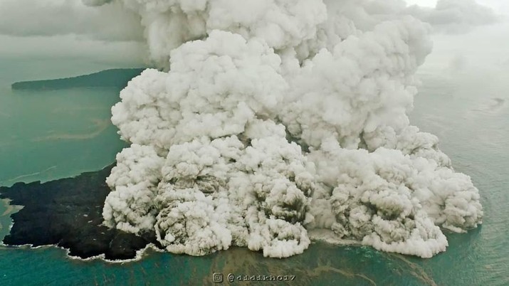 Ternyata, Tsunami Selat Sunda Sudah Diprediksi Sejak 2012 Studi itu secara akurat memperkirakan kemungkinan bahaya besar yang akan muncul dari gunung berapi itu.