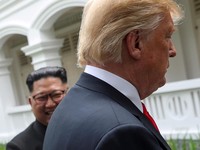 Kim Jong Un Kirim 'Surat Cinta' ke Trump, Ingin Berdamai?