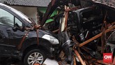 Tsunami di Banten dan Lampung terkonfirmasi disebabkan oleh longsornya bagian tubuh sebelah barat daya Gunung Anak Krakatau. Area longsor yang diperkirakan seluas 64 hektar menyebabkan gelombang tinggi yang pada akhirnya sampai ke daratan. (CNN Indonesia/ Hesti Rika)