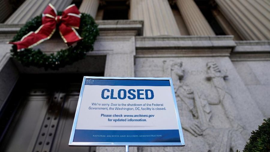 Penutupan pemerintah AS atau government shutdown terlama terjadi di era Bill Clinton.