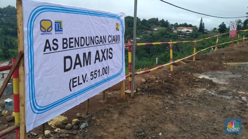 Pembangunan kedua bendungan itu untuk mengurangi kerentanan kawasan metropolitan Jakarta dari bencana banjir.
