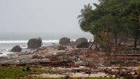 Ini Potret Wilayah Terparah Terdampak Tsunami Selat Sunda - Foto 8