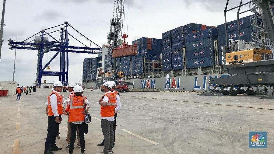 Kepala Badan Pusat Statistik (BPS) Suhariyanto menjelaskan total impor Bulan Januari 2019 mencapai US$ 15,03 miliar.
