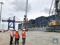 Deretan Barang Impor yang Mengalir Deras di Awal Tahun
