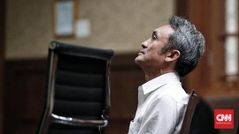 Bantu Eddy Sindoro, Petugas Imigrasi Dapat Rp30 Juta dan HP