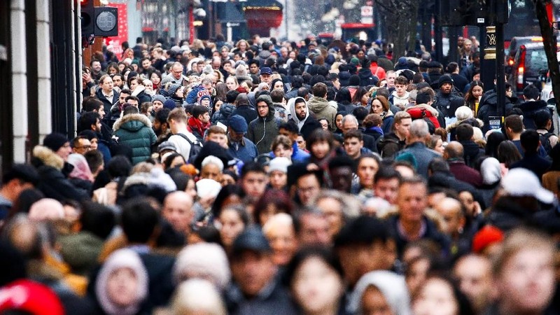 Pusat belanja Oxford Street di London mengalami peninggkatan 15 persen dari tahun ke tahun dan diperkirakan 50 juta pound ($ 63 juta)