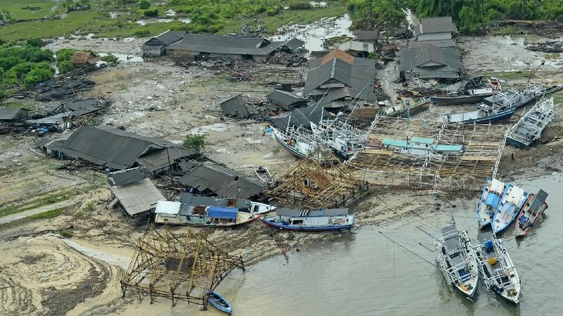 Sejumlah daerah rusak parah akibat diterjang tsunami Selat Sunda, Sabtu (22/12/2018).