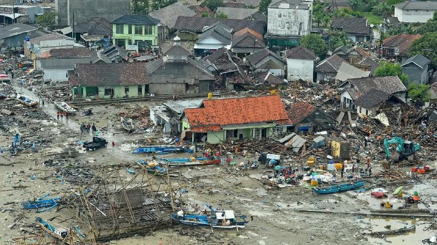 Sejumlah daerah rusak parah akibat diterjang tsunami Selat Sunda, Sabtu (22/12/2018).