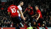 Laga baru berjalan lima menit Manchester United sudah mampu membobol gawang Bournemouth setelah umpan Marcus Rashford diselesaikan Paul Pogba. (Reuters/Jason Cairnduff)