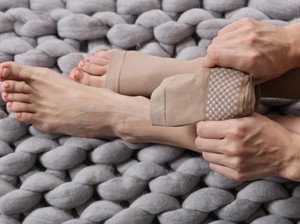 Mitos atau Fakta: Menekuk Kaki Pasca Olahraga Bisa Kena Varises?
