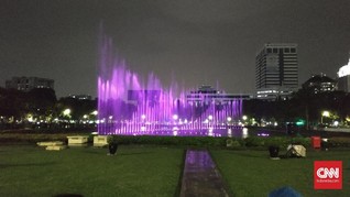 Warga Antusias Nikmati Air Mancur Menari di Monas