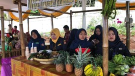 Pasar Puri Bambu Bojongkoneng Diserbu Pengunjung