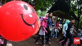 Untuk mengantisipasi membludaknya pengunjung, pengelola Ragunan mengerahkan hingga 540 petugas. Jumlah itu dua kali lipat dibandingkan petugas yang bekerja pada hari biasa. (CNN Indonesia/ Harvey Darian)