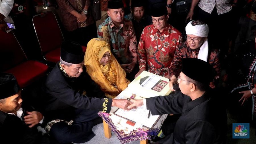 Total keseluruhan peserta nikah massal ini adalah 557 pasang pengantin.