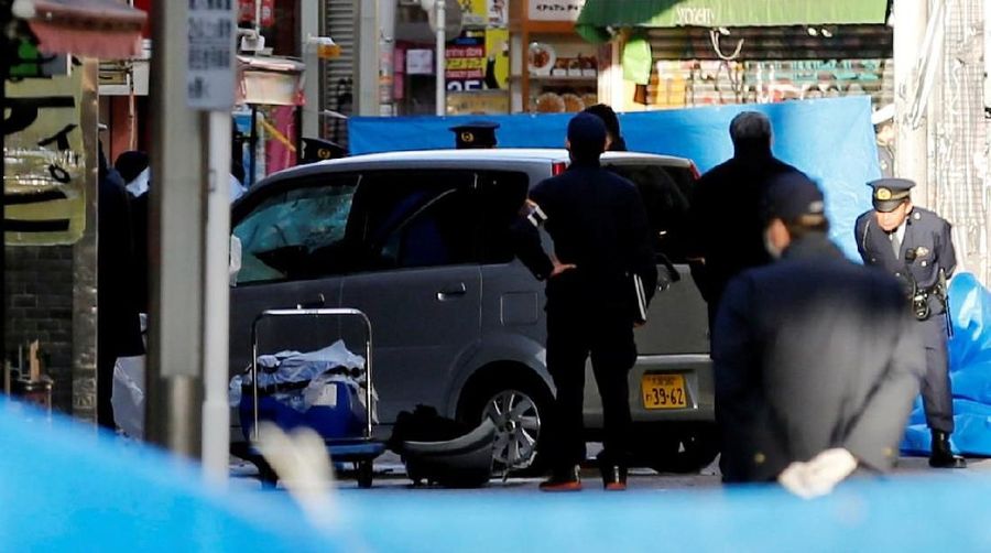Dugaan serangan teror yang menyebabkan delapan orang terluka.