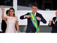 Cekcok Tangani Corona, Presiden Brasil Pecat Menkes