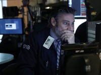 Dow Jones Amblas 600 Poin Lebih Gara-gara Apple