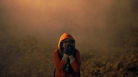 FOTO: Langkah Imigran di Perbatasan AS Diadang Gas Air Mata