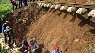 Longsor di Proyek Rel KA Sukabumi Timpa Enam Anak, Satu Tewas