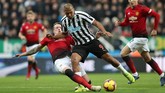 Manchester United menghadapi Newcastle United pada pekan ke-21 Liga Inggris 2018/2019 di Stadion St. James Park. (REUTERS/Scott Heppell)