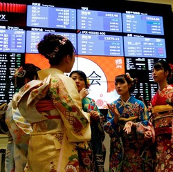Mengawali Pekan Ini, Bursa Tokyo Ditutup Menguat 0,5%