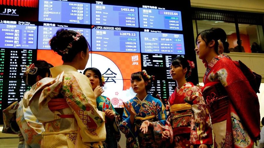 Pelemahan tersebut dipicu karena apresiasi nilai tukar yen dan koreksi bursa saham Amerika Serikat (AS), Wall Street.