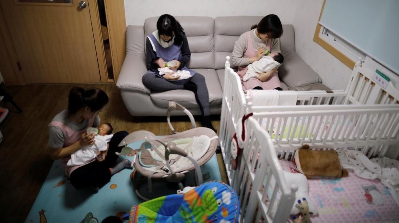 Sejak 2006, pemerintah telah membelanjakan 152,9 triliun won ($ 135,65 miliar) untuk tunjangan keluarga dan subsidi bagi anak-anak