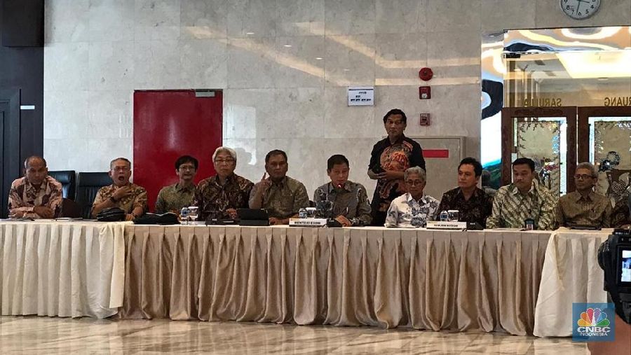 Menteri ESDM Ignasius Jonan klaim subsidi energi di zaman Jokowi tergolong kecil dibanding sebelumnya.