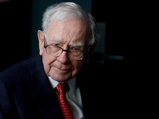 Warren Buffett tak Sarankan Investor Pegang Uang Saat Perang