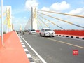 VIDEO: Warga Jajal Jembatan Musi IV