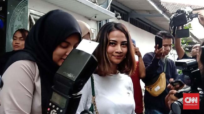 Vanessa Angel Sembilan Jam Diperiksa Kasus Prostitusi Online