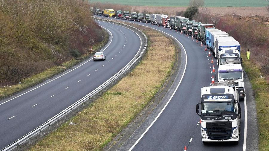 Inggris mulai melakukan uji coba perjalanan menuju pelabuhan Dover jika tidak ada kesepakatan mengenai Brexit
